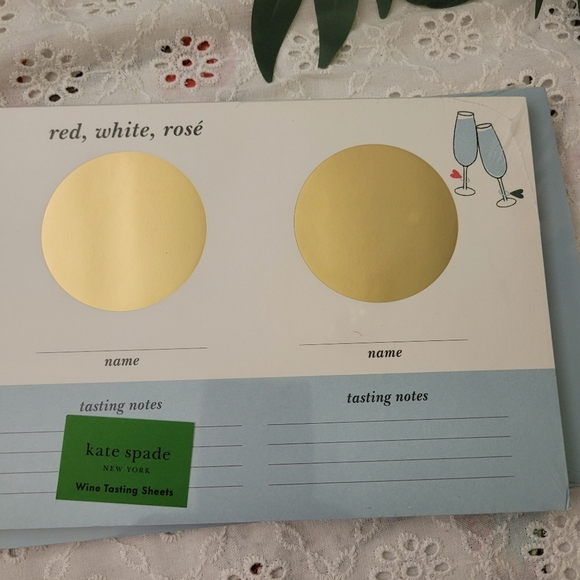 Kate Spade Wine Tasting Sheets with Gold Accents - Picture 4 of 5